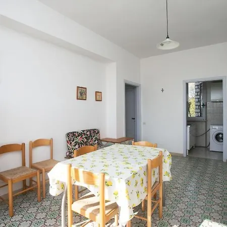 M087 - Trilocale Con Terrazzo Al Mareverde شقة *