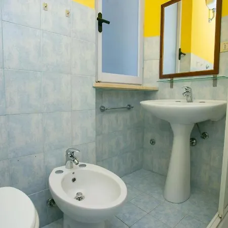 M087 - Trilocale Con Terrazzo Al Mareverde شقة